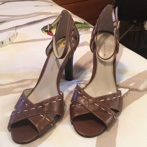 Brand  New! Bandolino dark Tan Ankle Strap Heels